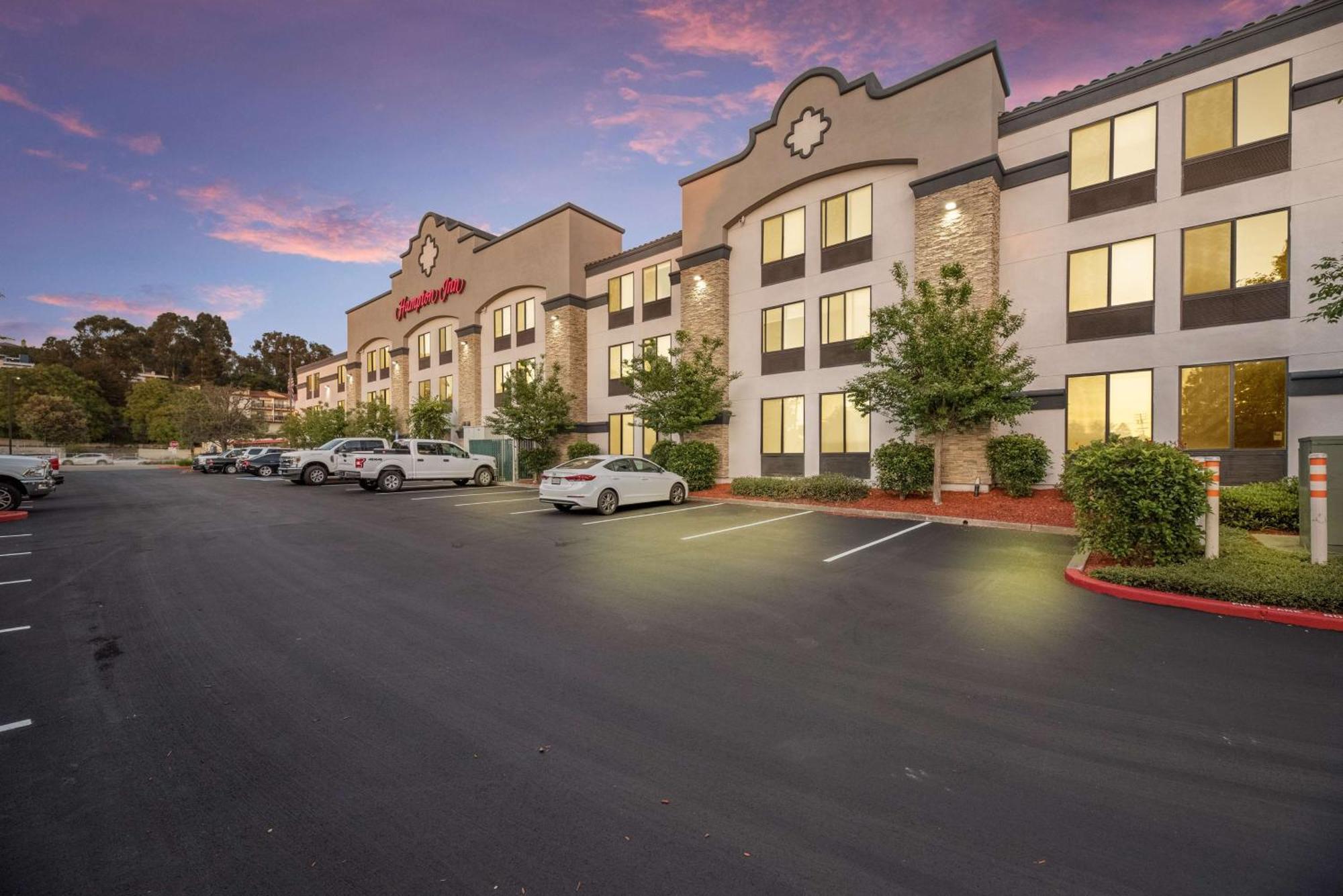 Hampton Inn Oakland-Hayward Luaran gambar
