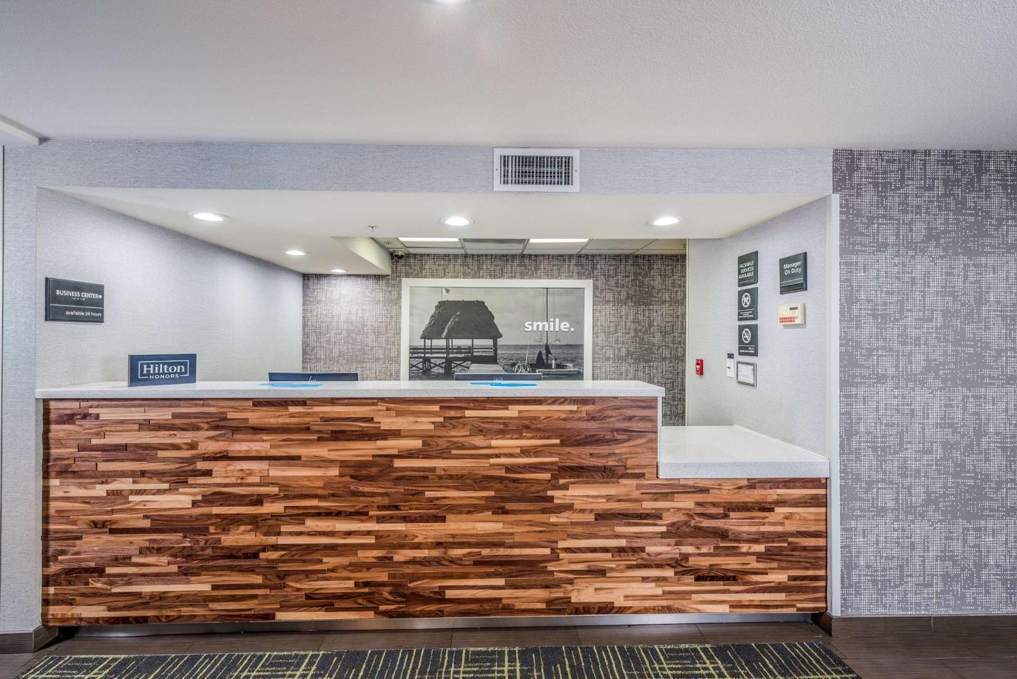 Hampton Inn Oakland-Hayward Luaran gambar