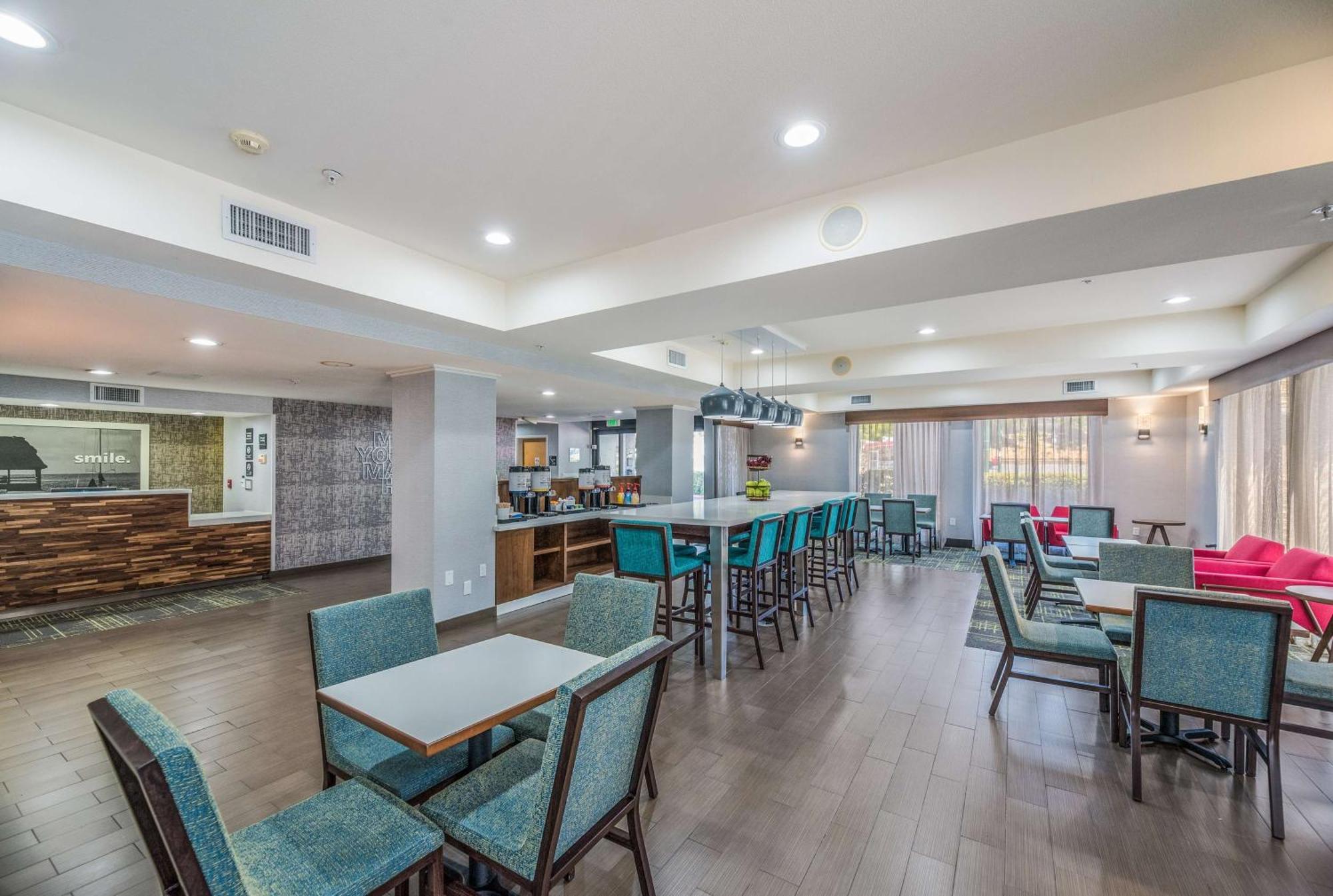 Hampton Inn Oakland-Hayward Luaran gambar
