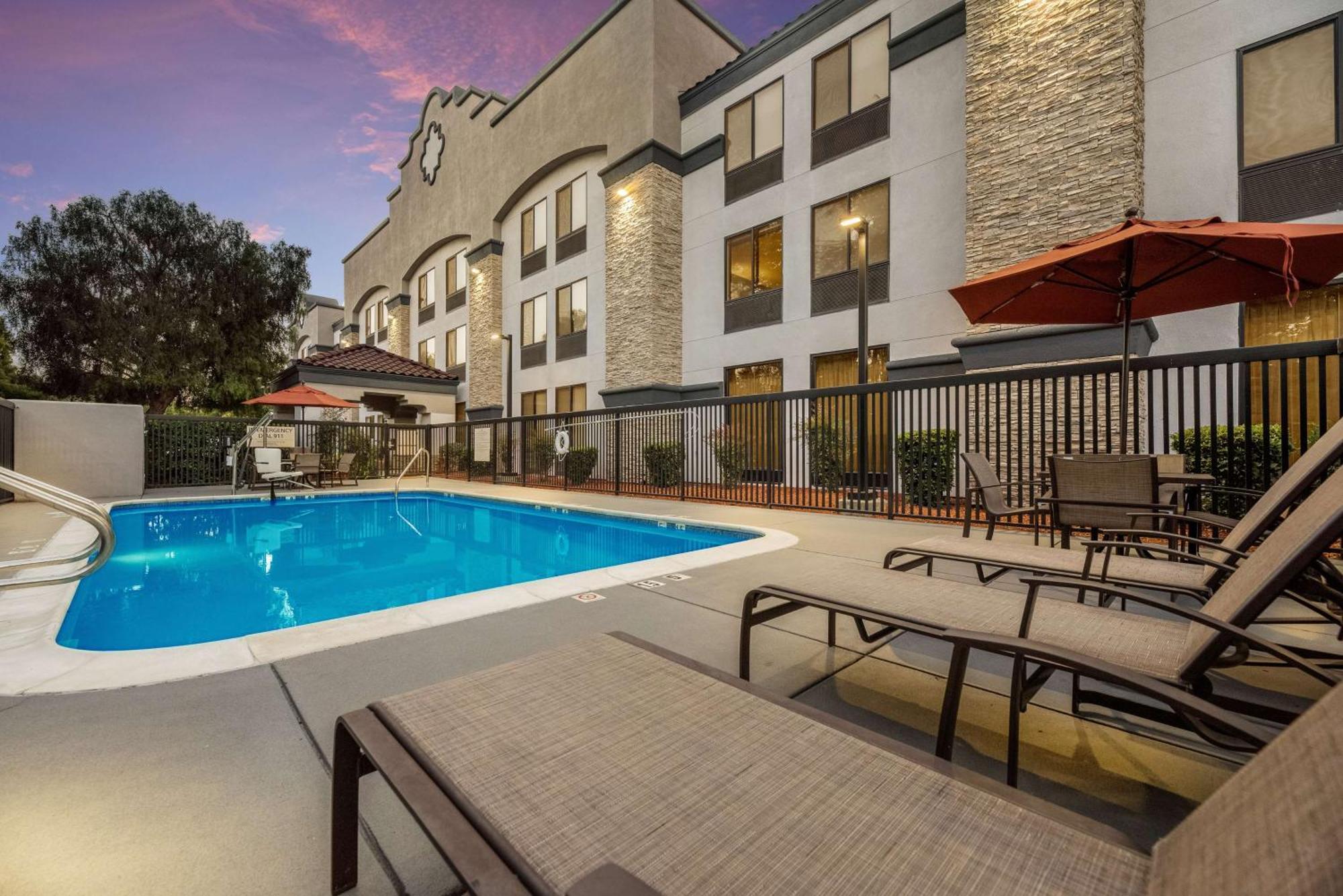 Hampton Inn Oakland-Hayward Luaran gambar